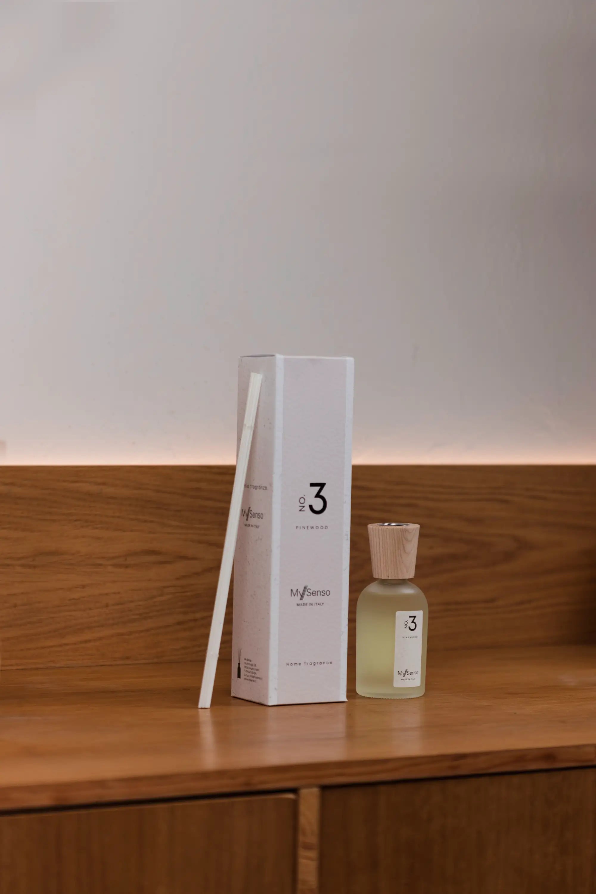 Premium Diffusor 240ml N°3 Pinewood